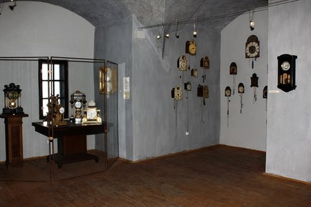 Expozícia hodín v Starom zámku