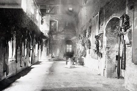 Rytierska sála, 1900