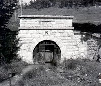 Ústie štôlne Kremnická, 1970, autor: F. Fiala (neg. 262)/Collar of Kremnická adit, 1970, author: F. Fiala (neg. 262)