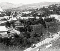 Pohľad na Banskú Belú so železničnou traťou, repro: I. Ladziansky (neg. 44522)/View of Banská Belá with the railway line, repro: I. Ladziansky (neg. 44522)