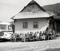 Účastníci geologickej exkurzie v Ľubietovej, foto: I. Herčko (neg. 6586)/Participants of the geological excursion in Ľubietová, photo: I. Herčko (neg. 6586)